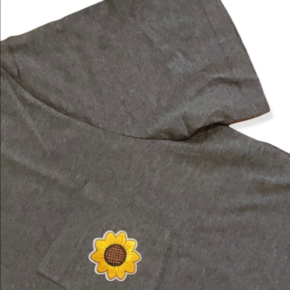 NWT Wool + Pepper Co. Sunflower Pocket Tee - Picture 3 of 3